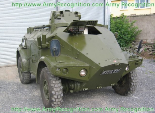 Panhard_M3_wheeled_armoured_vehicle_personnel_carrier_Irish_Army_Ireland_640.jpg